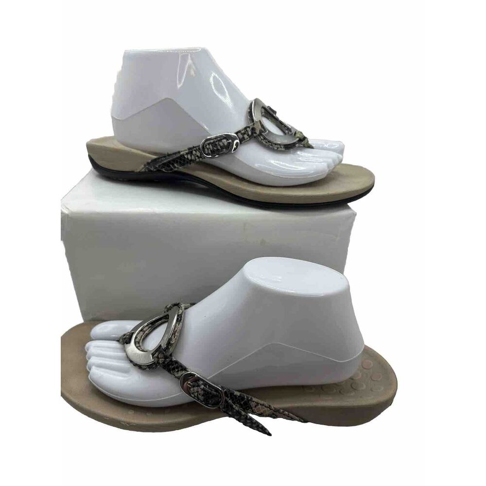 Vionic Women's Karina Sandals Size 10 Snakeskin Leather Silver Comfort Thong